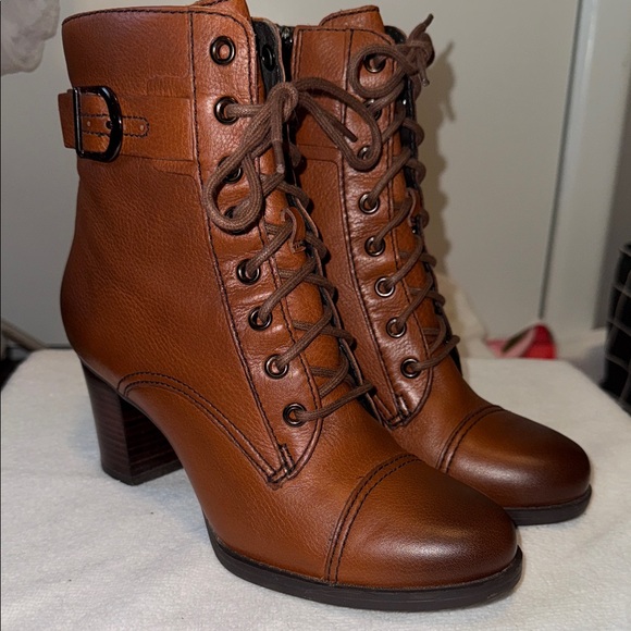 Clarks Brown Leather Lace Up Block Heel Booties - Picture 1 of 6